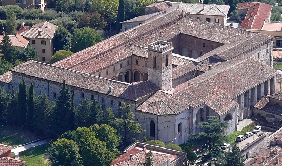 Chiusura al pubblico per festività natalizie di Biblioteca Sperelliana e Informagiovani